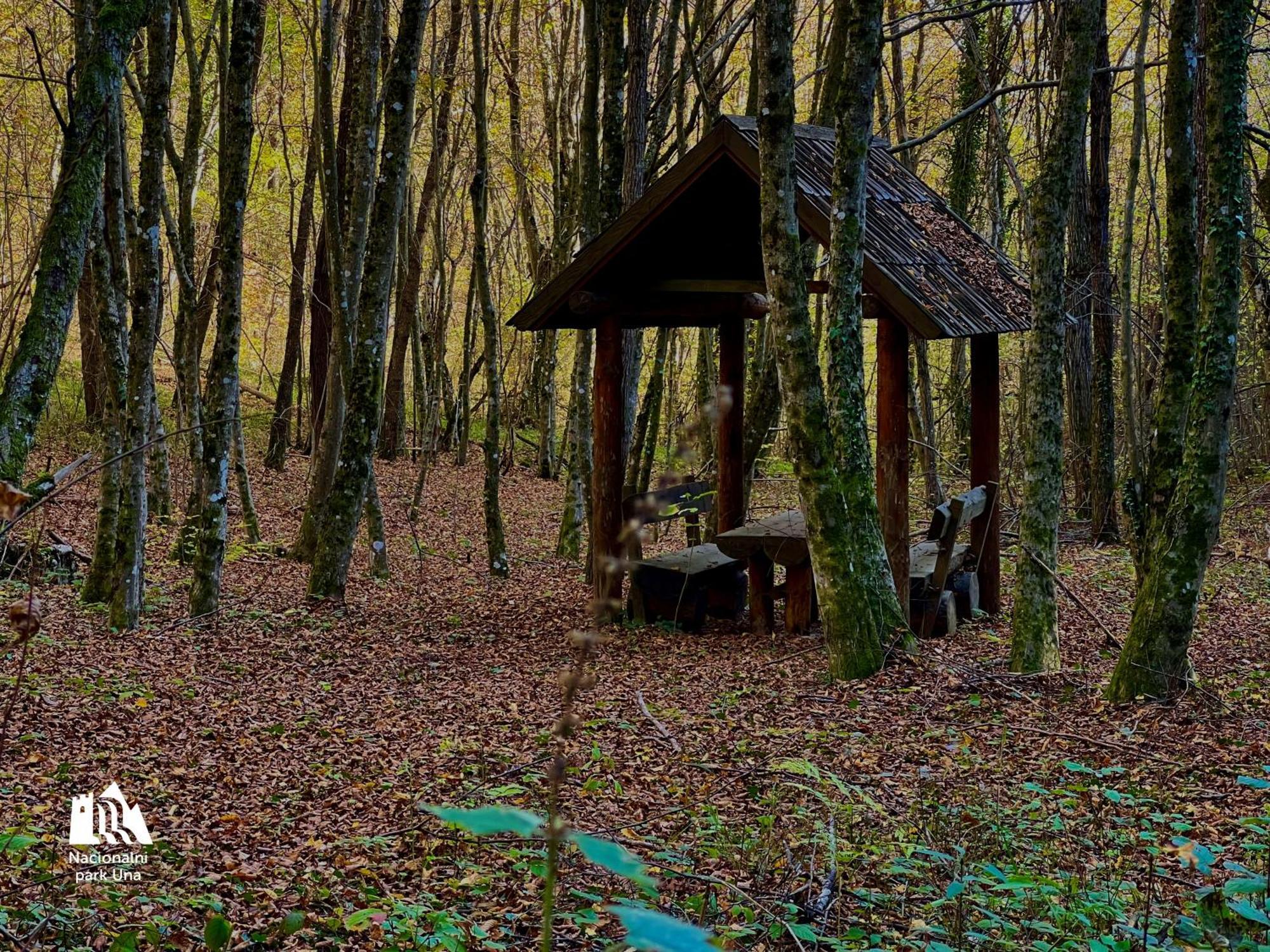 Domacinstvo Una-Ostrovica 쿨렌 바쿠프 외부 사진
